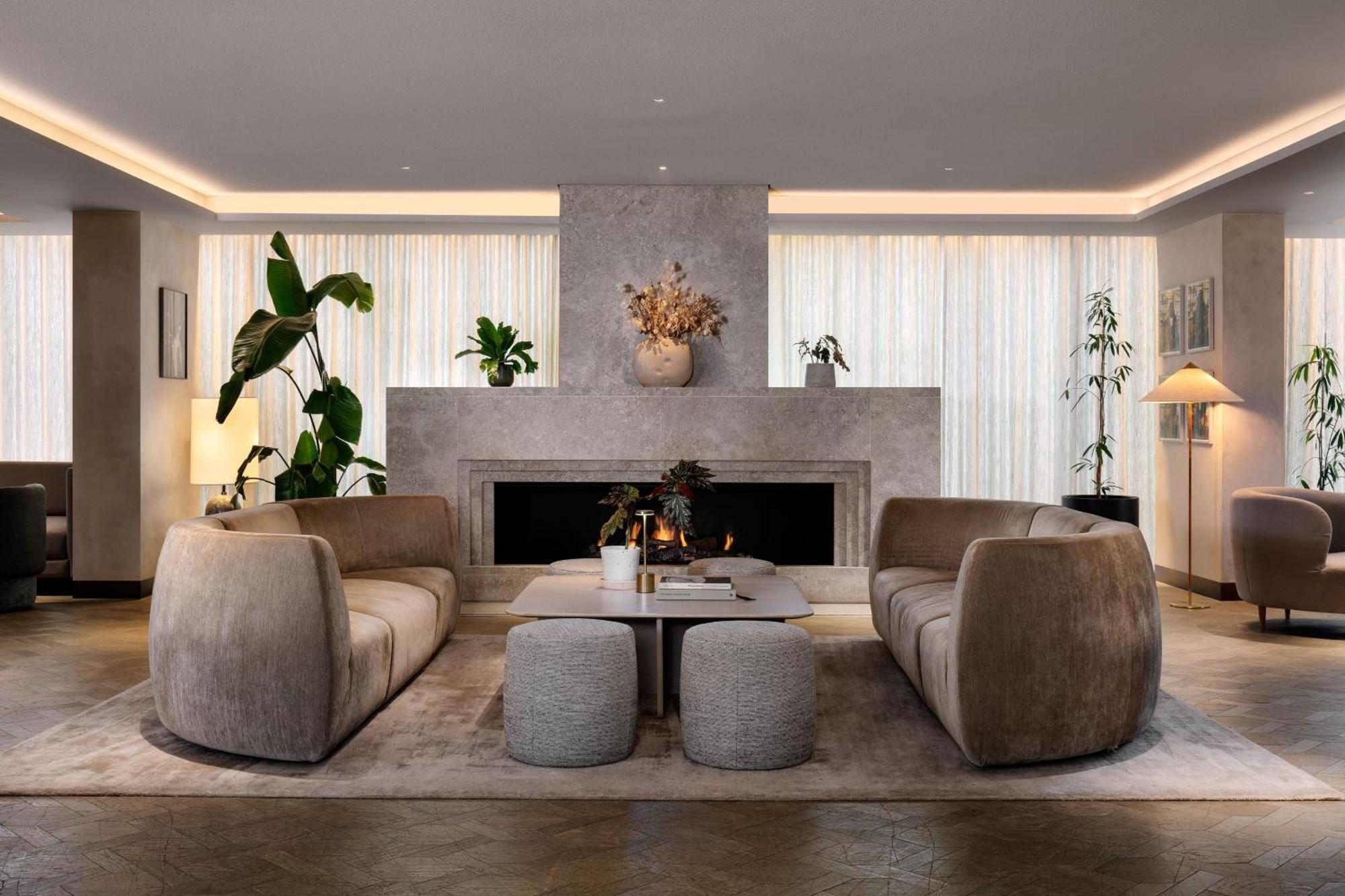 The Stratford, Autograph Collection Hotel London Kültér fotó The Living Room at The London Curtain Club